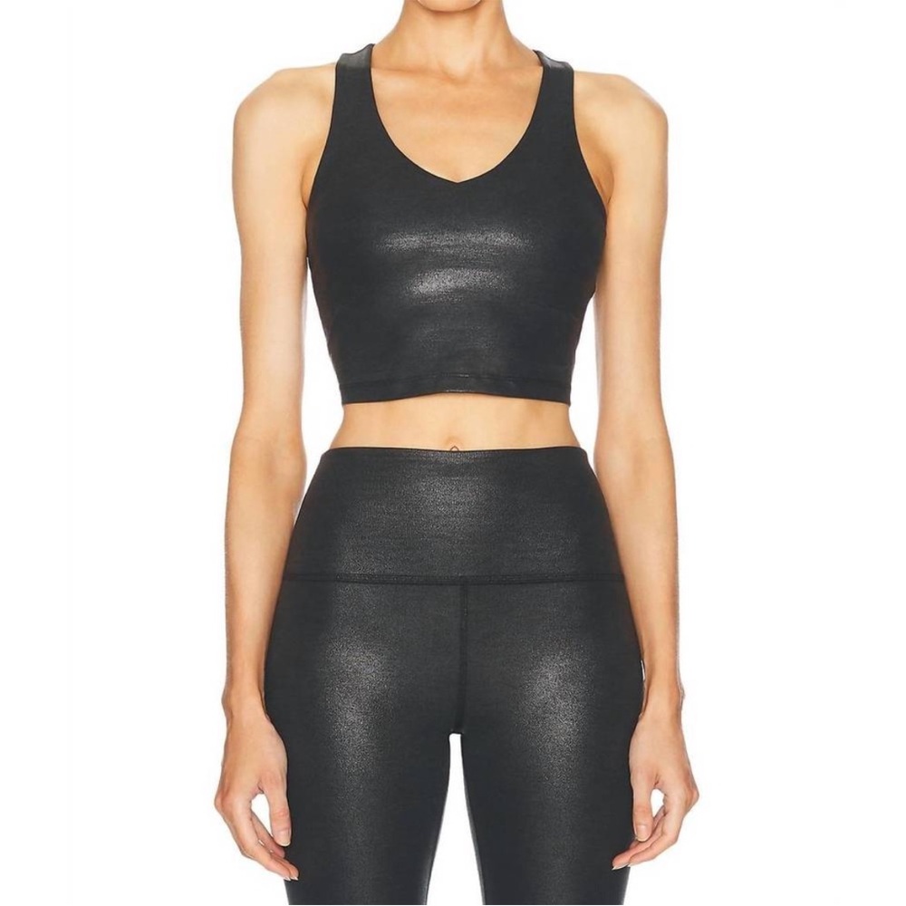 Beyond Yoga Glow On Cropped Tank Top in Black Foil Size M